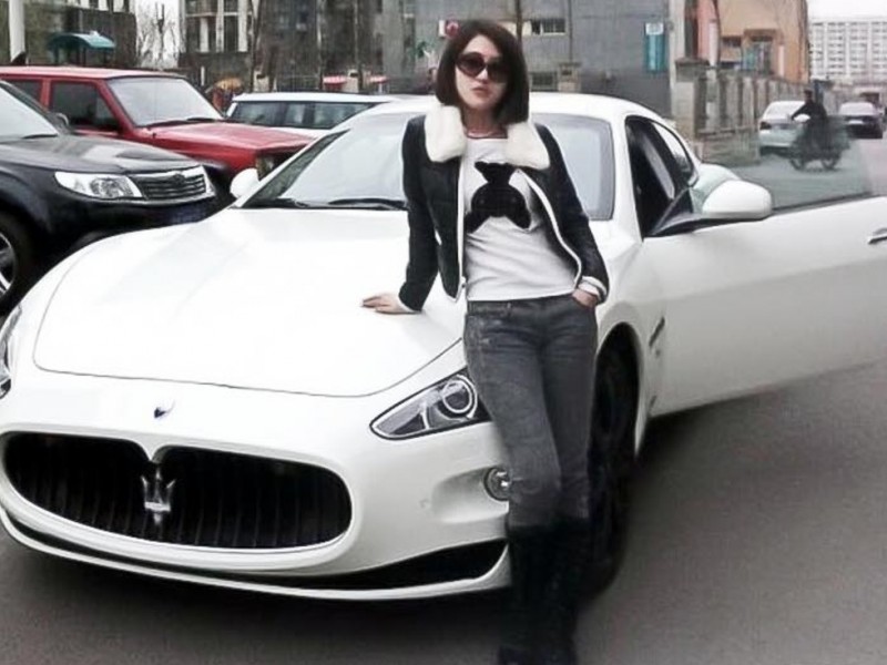 堪比外逃贪官?郭美美外籍男友上红色通缉令(图)