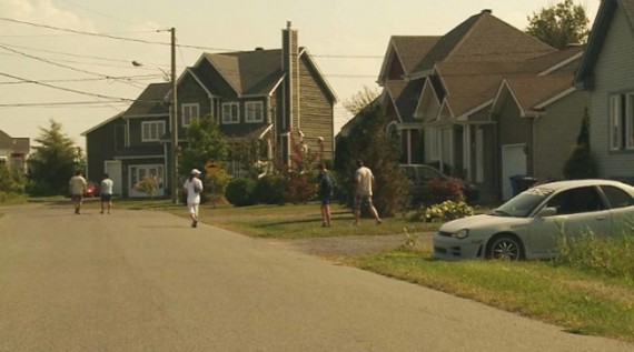 魁北克新建住宅区地面沉降 住户告市府