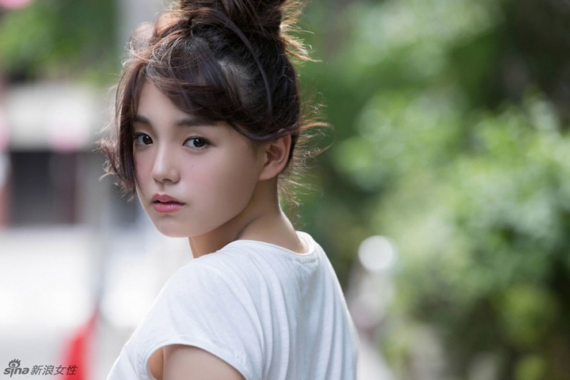 日本美胸萝莉筱崎爱家居写真 极致性感妩媚