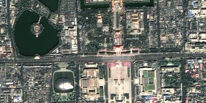 卫星俯拍93阅兵猛图公布 军车挤满长安街(组图)