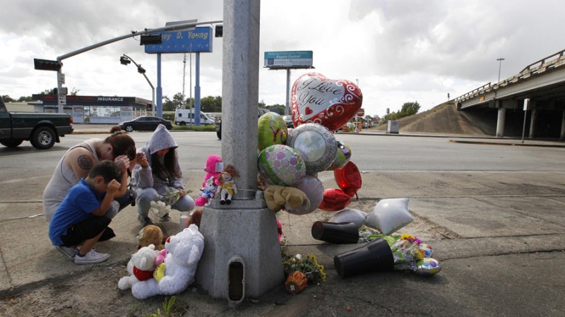 辟谣!休斯敦校车被故意从高架桥撞落?细节公布