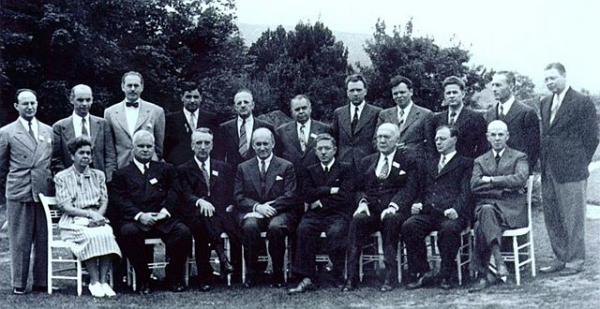 哈佛学者:美国的敌人并非中国 而是我们自己