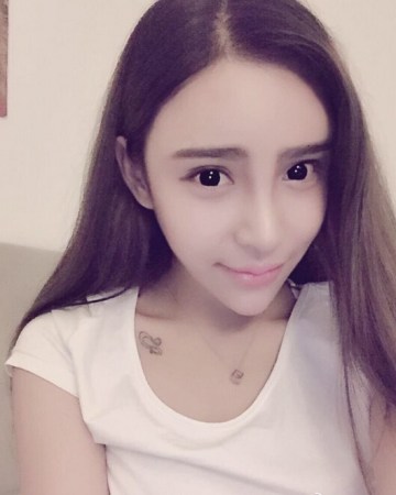 嫩模网售原味内衣 凤姐痛批:国内屌丝男才会买