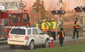 密西沙加拖车司机闯路轨 遭火车撞死