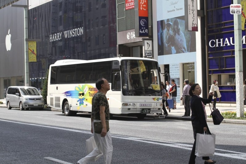 “爆买”日本!实拍:疯狂中国游客无所不买(组图)
