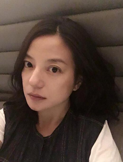 赵薇晒素颜美照 自称脾气变好:与世无争(图)