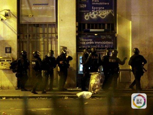 法国记者亲历:剧院恐袭“我看见枪手的脸” (图)