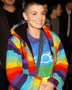 爱尔兰女歌手吸毒过量寻死 称被家人背叛离弃(图)