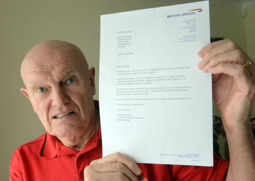 英航座椅坏掉 竟让七旬老翁站了3.5小时(图)