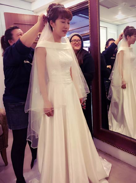 “阔太”李念再穿婚纱:这次新郎颜值比较高(图)