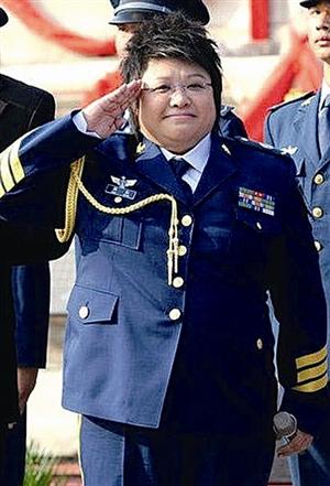 韩红退伍后何处去?将与华录百纳合作新公司(图)