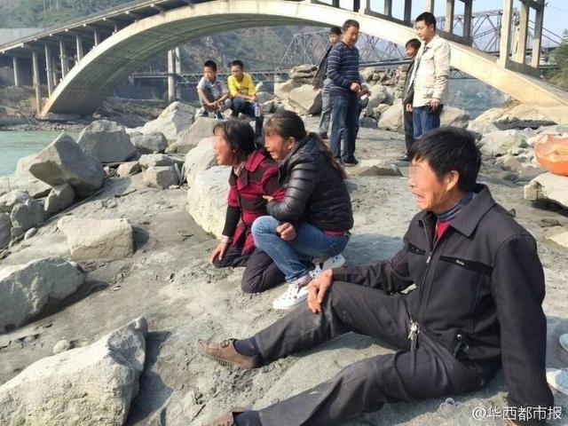 被指挟尸要价打捞队长:捞尸30年一直被感谢(图)