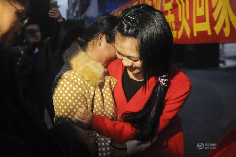 东莞女子2岁走失 17年后DNA库比对找到父母(组图)