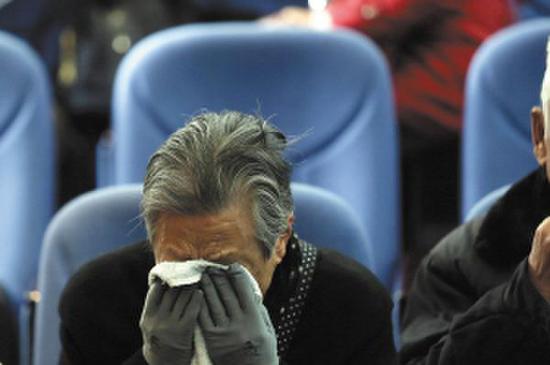 女子开16个赌场敛财4300万微笑受审 母亲泣不成声