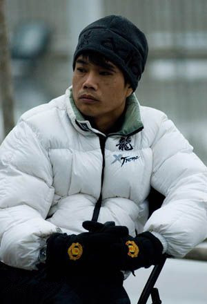 成家班韩春去世 成龙悼念: 兄弟 怀念你(图)