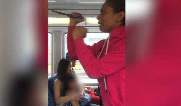 澳大利亚女子不愿华裔男子坐身旁骂其"狗"(文/视)