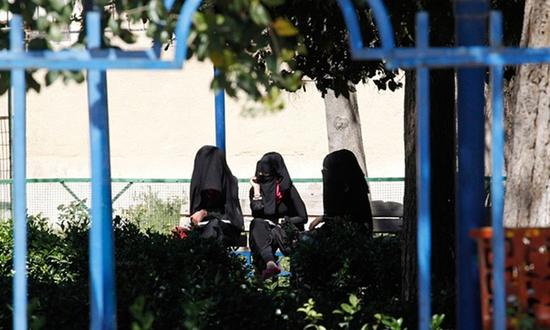 IS统治下的人们:就像每天生活在巴黎恐袭中(图)