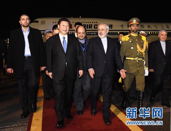 习近平抵达德黑兰开始对伊朗进行国事访问(图)