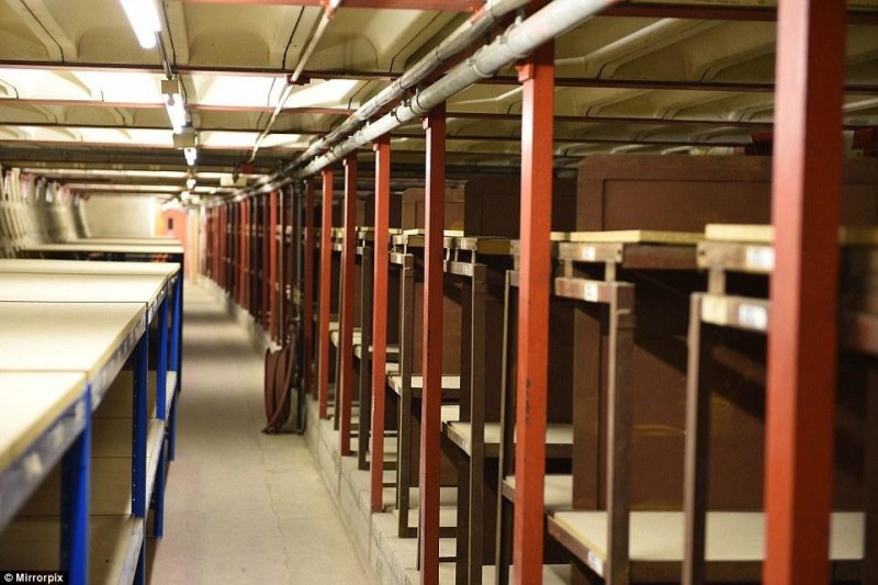 英国伦敦开放二战时期地堡 可容纳8千人(高清图)