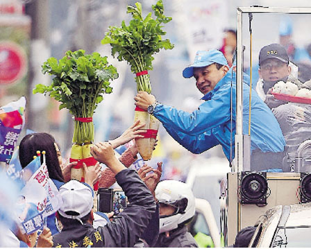 最后一天:蔡英文宋楚瑜都穿避弹衣 朱立伦拒绝