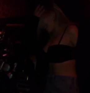 韩国女星CL上海派对热舞 大尺度狂扭挑逗(组图)