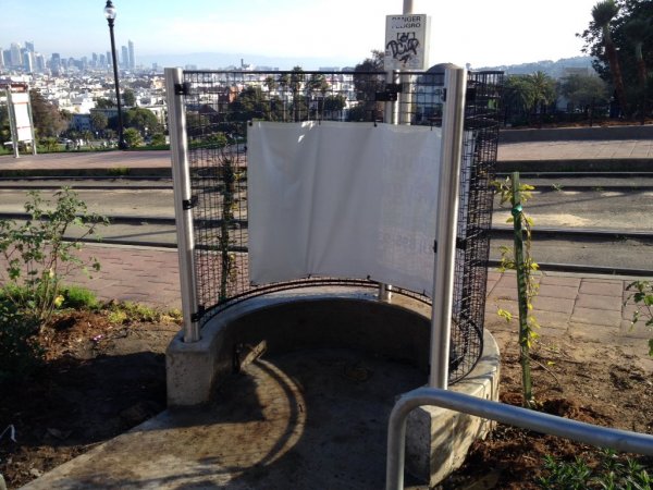 迎接超级碗,旧金山新建的露天便池长这样…(图)