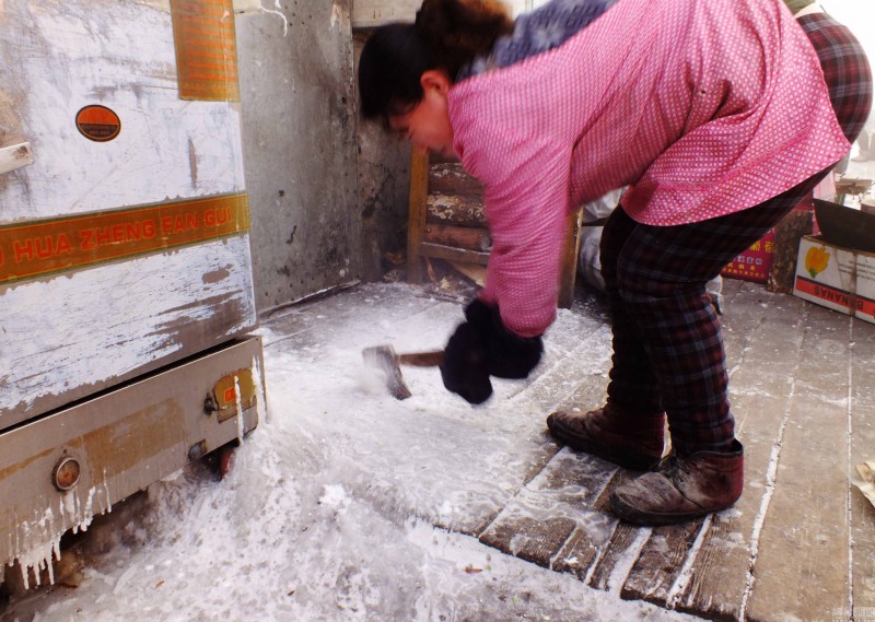 内蒙古呼伦贝尔现零下47.4℃罕见低温 冰雾漫天