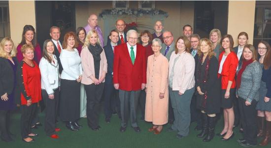 巴菲特致信股东 暗讽特朗普:美国依然伟大(图)