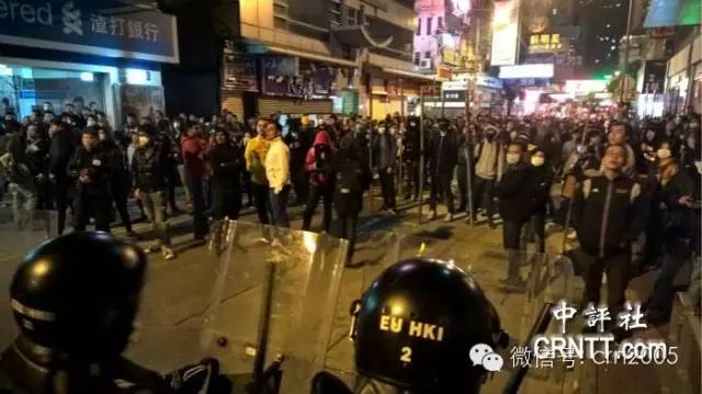 媒体:香港警察太客气,反助长暴力(图)