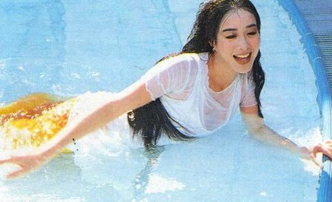 钟丽缇美人鱼旧照曝光 上演湿身诱惑性感美艳