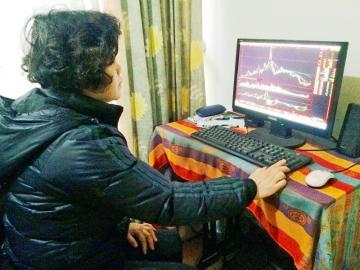 成都退休大妈靠炒股买下奔驰别墅 透露秘诀(图)