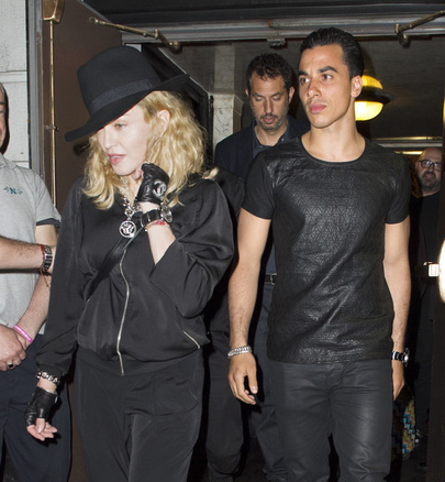 麦当娜曝男友被健身教练睡了 开除教练甩了男友