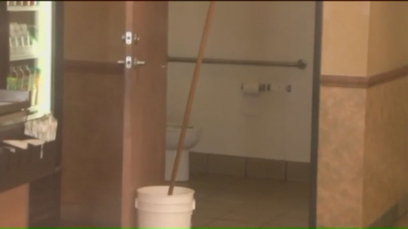 Subway餐厅厕所产子 洛杉矶母亲被控杀人未遂