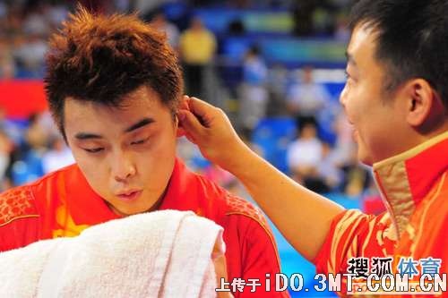 体坛明星酒后乱像：耍酒疯打架外加一夜情(组图)