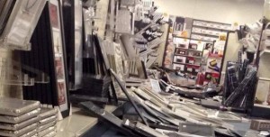 新西兰基督城地震 现场：一山崖轰然倒塌(视频)