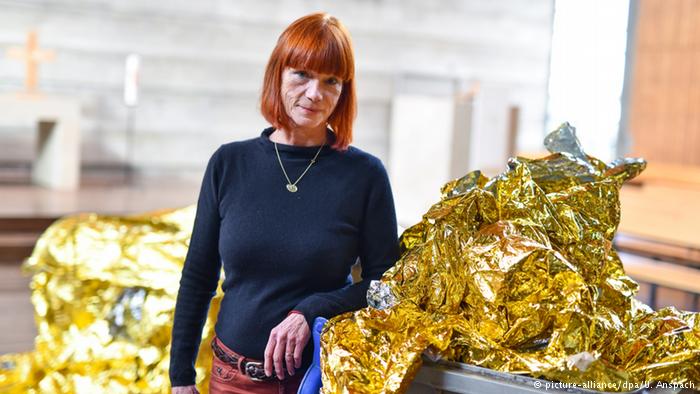 你说是艺术 她看是垃圾!保洁女工因太敬业闯祸