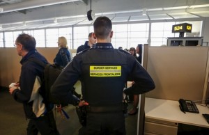 携儿童淫照入境 加国华裔律师入狱 妻暂禁移民