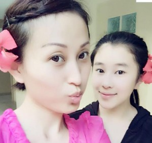 杨子前妻与13岁女儿近照曝光 目前定居北美(组图)