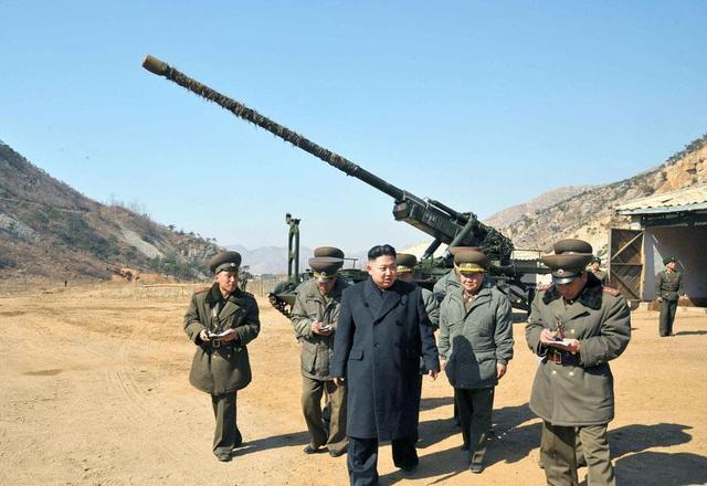 金正恩: 将尽早进行装核弹头弹道火箭发射试验