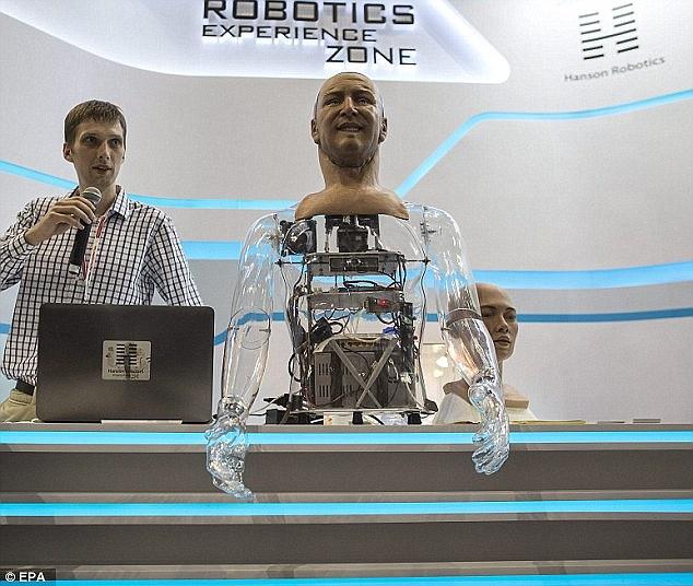 机器人索菲亚自曝愿望:上学成家 毁灭人类(图)