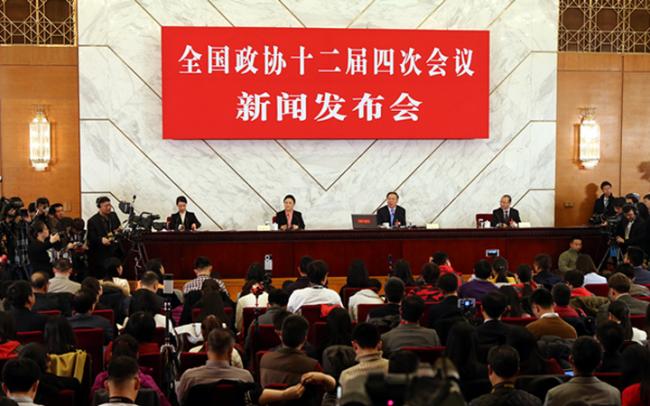 热评:禁妄议中央 北京“两会”哪还有真话?