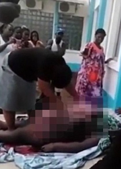 慎入:医院拒收孕妇 亲友剖腹母子双亡(图)