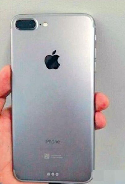 iPhone 7 Plus谍照:双摄像头背后3个金属点(图)