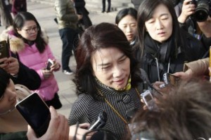 董明珠:成龙代言的企业都死了 只有格力没死(图)