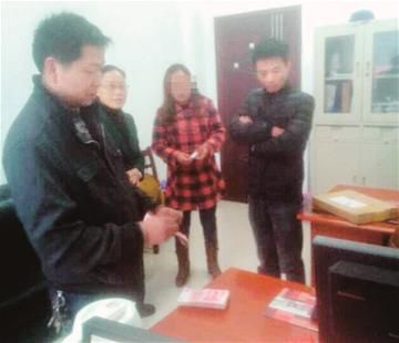 老太晒被抖落丈夫藏款3.7万 12岁小女孩捡钱不还