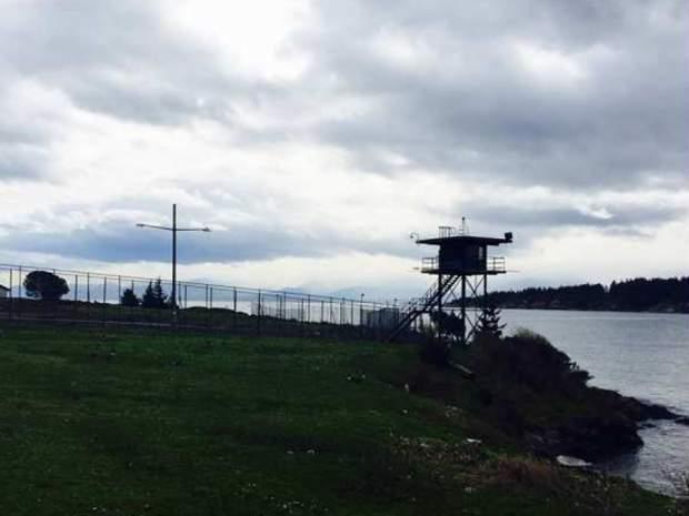 杀人犯坐牢还能住海景房?受害人母亲震怒(组图)