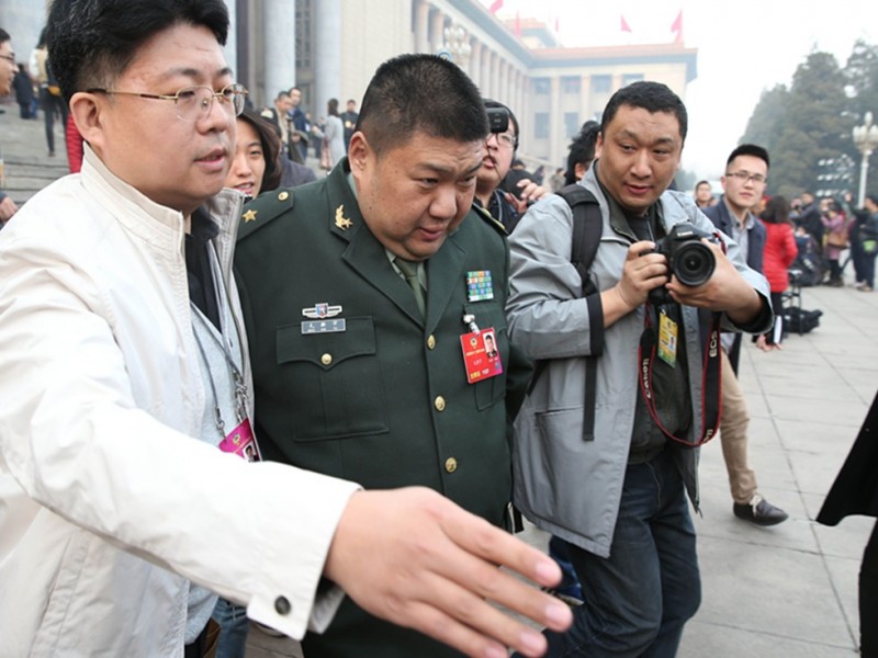 毛新宇:很多人都说我能超越爷爷毛泽东(图)