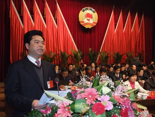 湖南一政协主席滥用公款:从棺材木到孙女纸尿裤