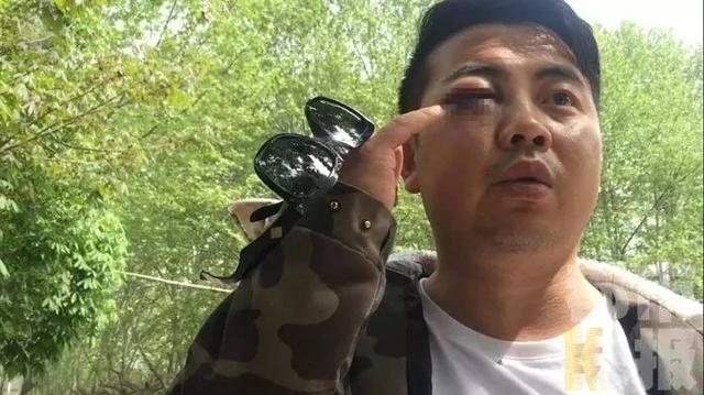 官场斗殴十八般武器:烟灰缸座位牌拳打口咬(图)