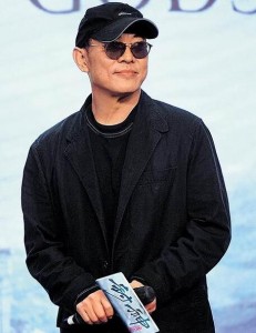 53岁李连杰罕见现身发布会 因患甲亢面容憔悴(图)